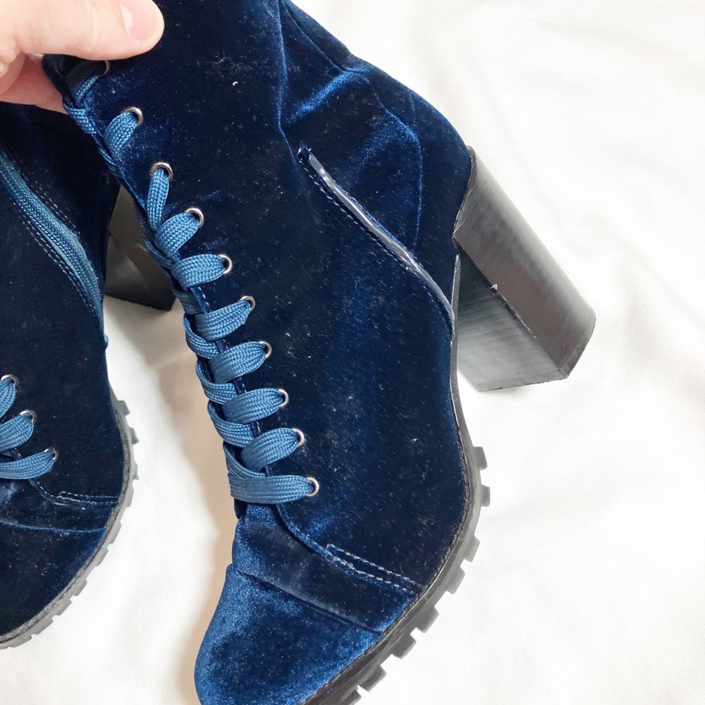 🔥Steve Madden Ambrose blue velvet lace up booties Sz8.5 - Picture 4 of 11